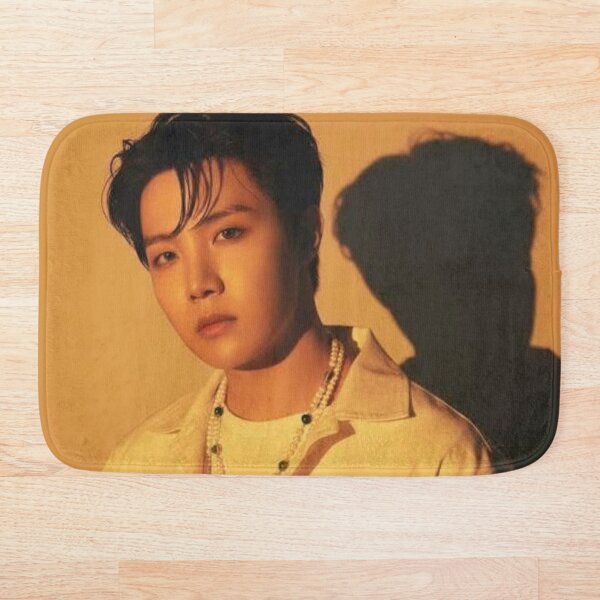 Aperçu de l'œuvre Le retour du groupe de K-pop BTS en 2026, J-Hope créée et vendue par Arjun4282.