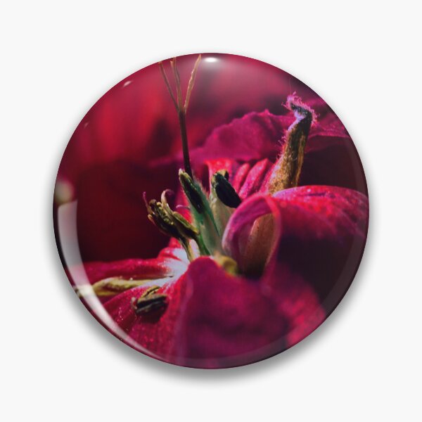 Artikelvorschau, Im Inneren der Knospe | Makro-Wandbild mit tiefroten Blumen entworfen und verkauft von WitchyBotanicaArt.