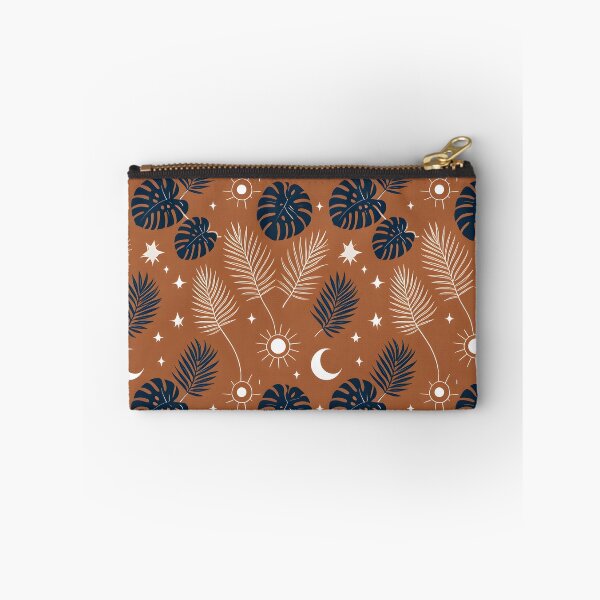 Aperçu de l'œuvre Coussins décoratifs à motif de feuilles célestes tropicales bohèmes créée et vendue par FestivityFinds.