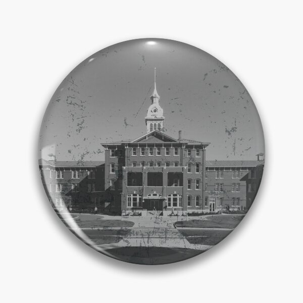 Artikelvorschau, Abgenutztes Foto aus dem Oregon State Hospital entworfen und verkauft von GhostlyWorld.