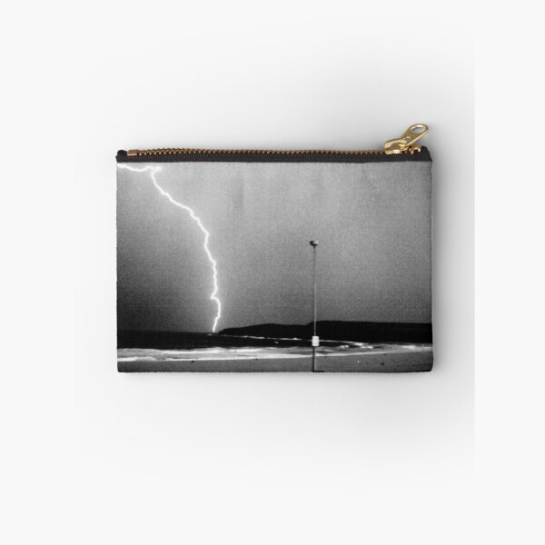 Artikelvorschau, Beached Lightning - Sydney - NSW - Australia entworfen und verkauft von Bryan Freeman.