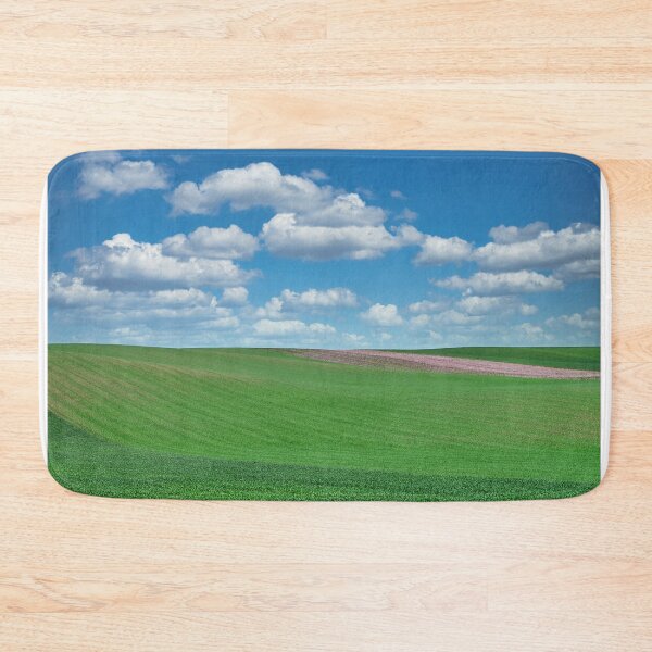 Artikelvorschau, Grüne Weizenfelder und blauer Himmel mit Wolken, die sanfte Hügellandschaft Mährens im Frühling, Tschechische Republik entworfen und verkauft von goceris.
