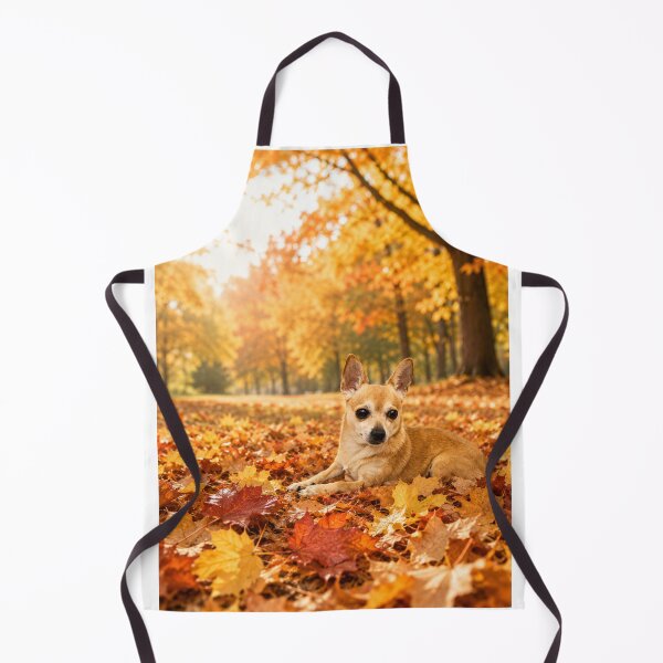 Artikelvorschau, Chihuahua im Herbstlaub entworfen und verkauft von Animal Passion Designs.