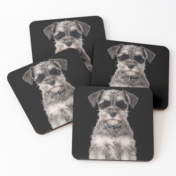 Aperçu de l'œuvre Bébé Schnauzer mignon portant des lunettes de soleil amusantes créée et vendue par RareLavender.