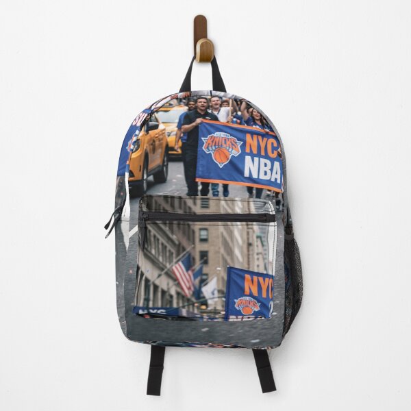 Artikelvorschau, Jalen Brunson Running In NYC entworfen und verkauft von Home Decor Art.