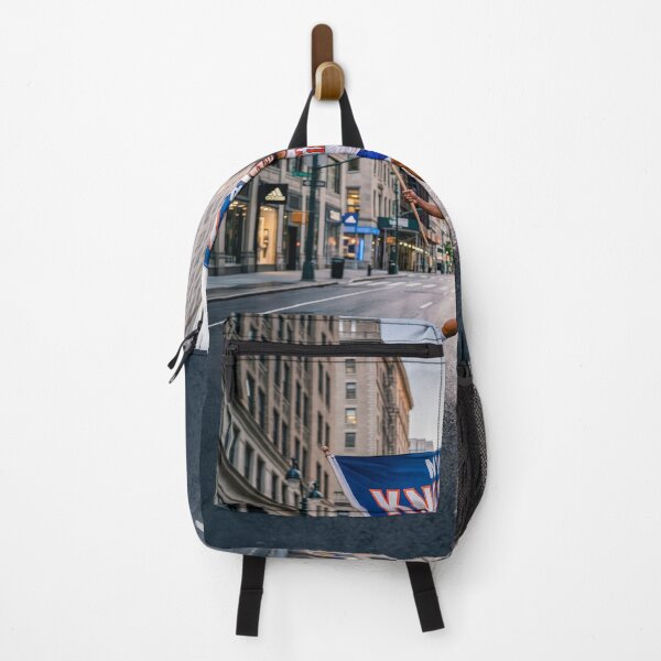 Artikelvorschau, Jalen Brunson Running With Knicks Championship Banner entworfen und verkauft von Home Decor Art.