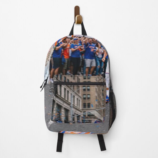 Artikelvorschau, Jalen Brunson Running With Knicks Championship Banner entworfen und verkauft von Home Decor Art.