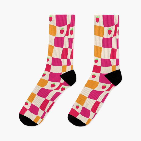 Artikelvorschau, Cute Strawberry Checkerboard Pattern | Wavy Pink & Orange Seamless Design entworfen und verkauft von Purple Moon .