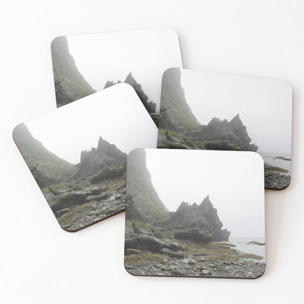 Aperçu de l'œuvre Paysage rocheux et océanique créée et vendue par Sometimes-store.