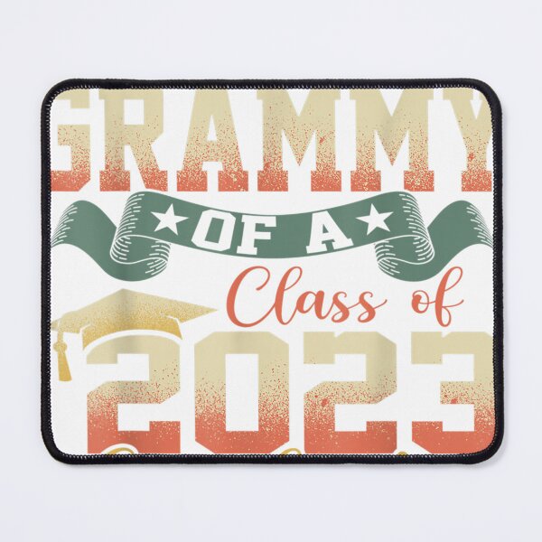 Aperçu de l'œuvre T-shirt humoristique « Fière grand-mère d'un diplômé de 2023 » (Promotion 23) créée et vendue par Cutecharactel.