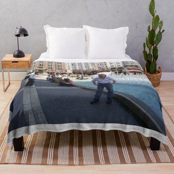 Item preview, hombre de mediana edad designed and sold by Bebe5512.