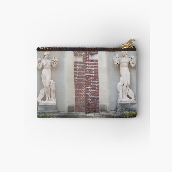 Aperçu de l'œuvre Statues de la Terre et de l'Eau créée et vendue par Perspective Wings.