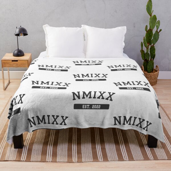 Aperçu de l'œuvre Kpop College - Nmixx créée et vendue par zemenos.