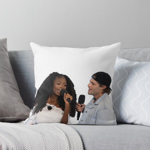 Artikelvorschau, Love Island Trinity und Bryce entworfen und verkauft von KJ Juliet.