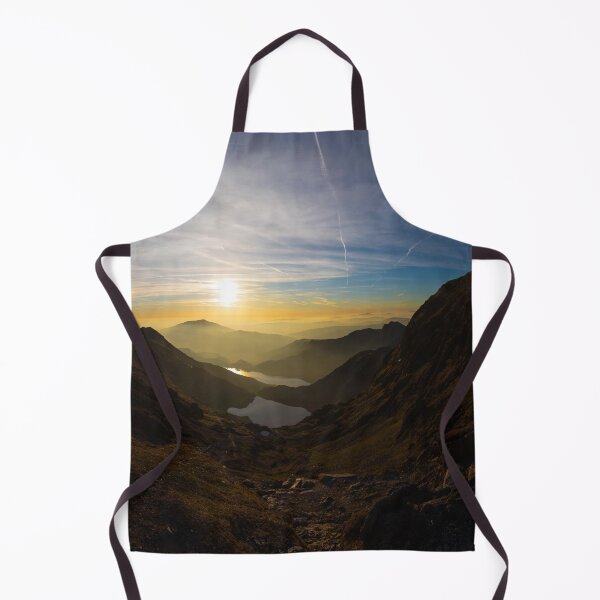 Artikelvorschau, Snowdon bei Sonnenaufgang entworfen und verkauft von Aham Photos.