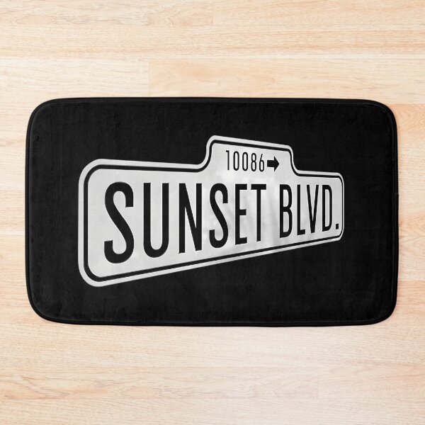 Aperçu de l'œuvre T-shirt Sunset Boulevard créée et vendue par PeaceTypo.