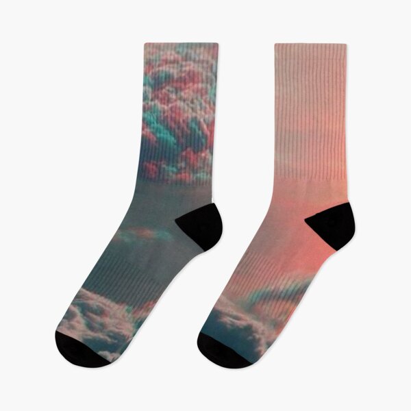 Aperçu de l'œuvre Nuages vaporwave roses et turquoise oniriques - Ciel lo-fi esthétique créée et vendue par LYAN-STORE.