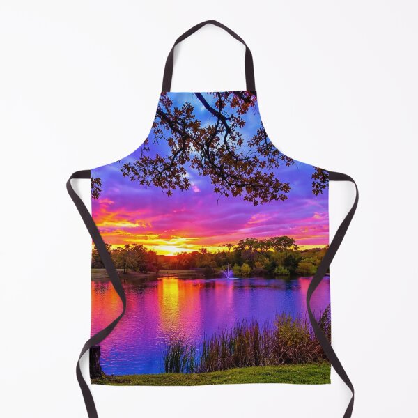 Artikelvorschau, Farbenfrohe Spiegelung im See bei Sonnenuntergang – Lebendige Parklandschaft entworfen und verkauft von Wild Bloom Paws.