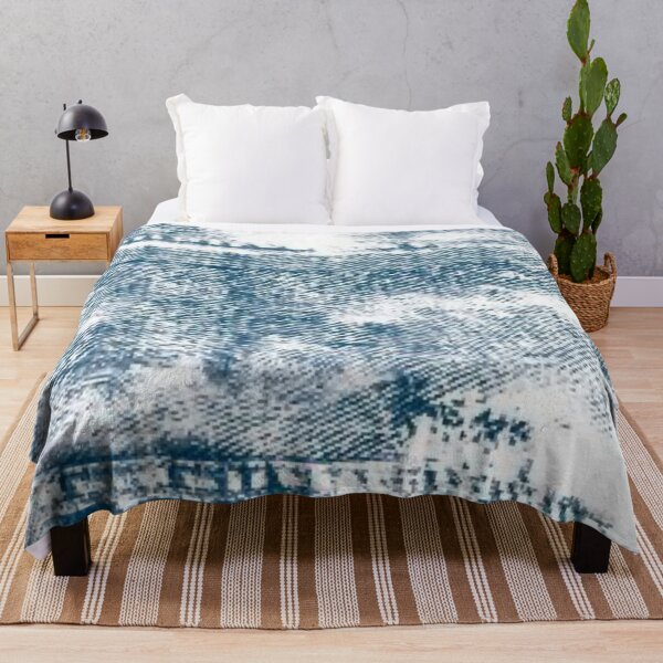 Aperçu de l'œuvre Gravure vintage bleu indigo grunge - Art de la texture denim esthétique créée et vendue par LYAN-STORE.