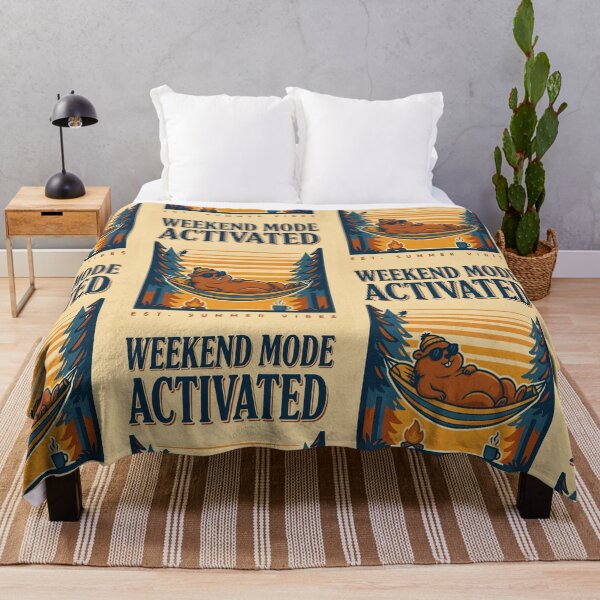 Item preview, Modo fin de semana activado. Día cívico del castor retro. Diseño vintage canadiense. designed and sold by InspiredCreatives.