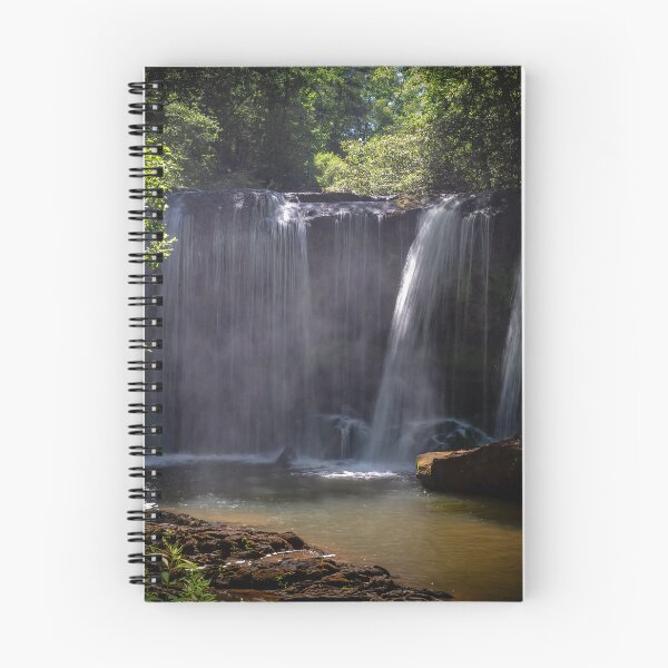 Artikelvorschau, Brasstown Falls entworfen und verkauft von Alla Gill.
