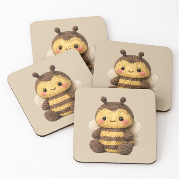 Artikelvorschau, Niedliches gestricktes Bienenplüschtier | Kawaii, handgehäkelt, Cottagecore entworfen und verkauft von Moons Studio.