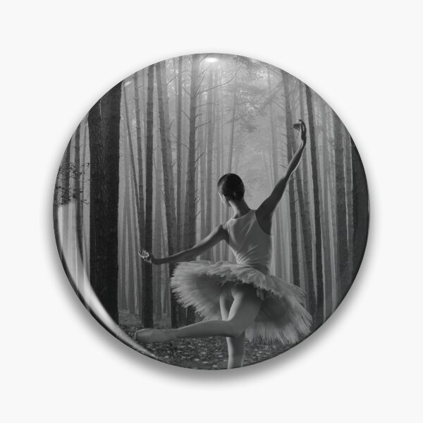 Artikelvorschau, Ballerina im Nebel entworfen und verkauft von InkandWonder8.