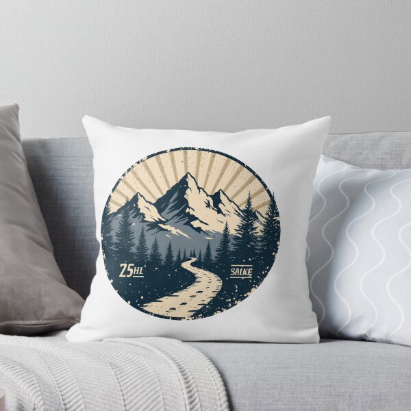 Aperçu de l'œuvre Insigne de randonnée rétro en montagne, sentier forestier créée et vendue par Everyday Motif.