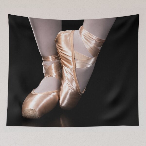 Artikelvorschau, En Pointe Elegance – Fine-Art-Ballett-Spitzenschuhfotografie entworfen und verkauft von Kimberly Palmer.