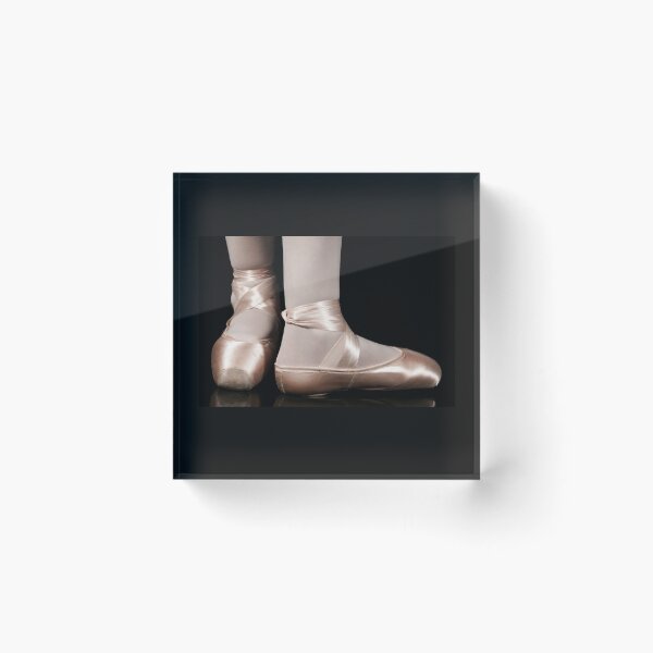 Aperçu de l'œuvre En Pointe Elegance créée et vendue par Kimberly Palmer.