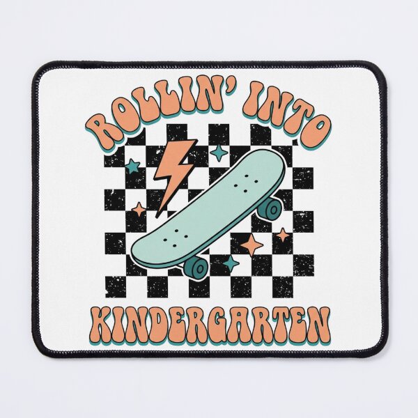 Artikelvorschau, Rollin' Into Kindergarten Retro Skateboard Back to School entworfen und verkauft von raedattia.