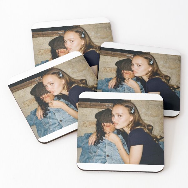 Artikelvorschau, Lily Rose Depp und 070 Shake entworfen und verkauft von lottiestrawb.