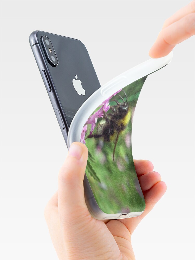 Alternative Ansicht von Blüte mit Biene iPhone-Hülle & Cover