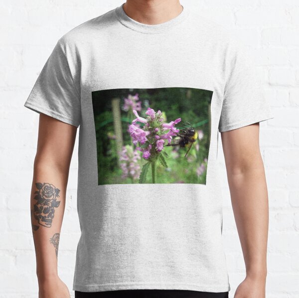 Blüte mit Biene Classic T-Shirt