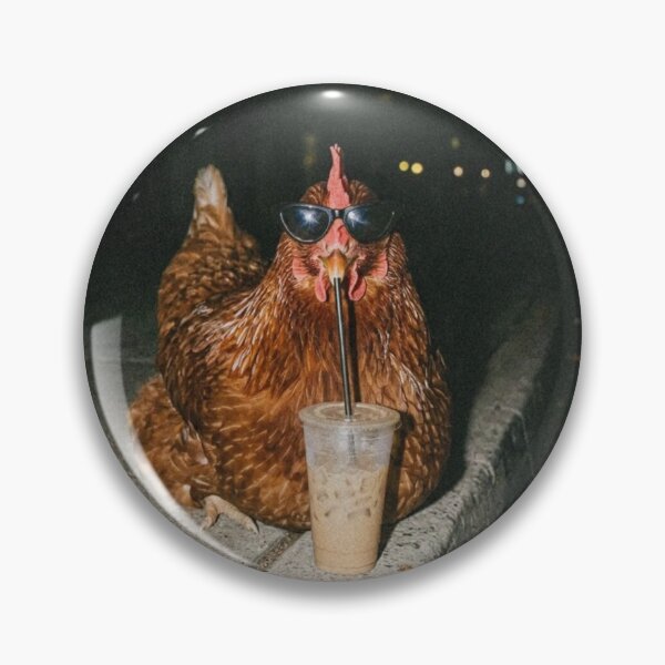 Artikelvorschau, Lustiges Büro-Meme: Huhn trinkt Eiskaffee – für Tierliebhaber entworfen und verkauft von AishaOneLove.