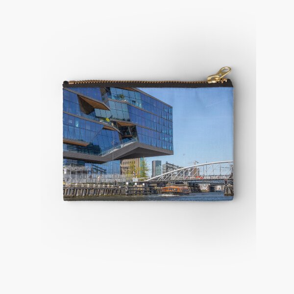 Aperçu de l'œuvre Immeuble de bureaux moderne par Veldebrug à Amsterdam créée et vendue par jrtwynam.