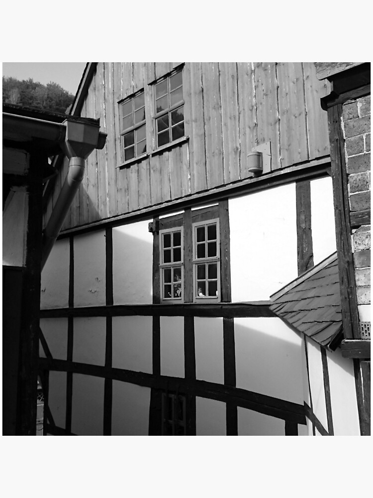 Fachwerkhaus in Stolberg / Harz in schwarz-weiß von Gourmetkater