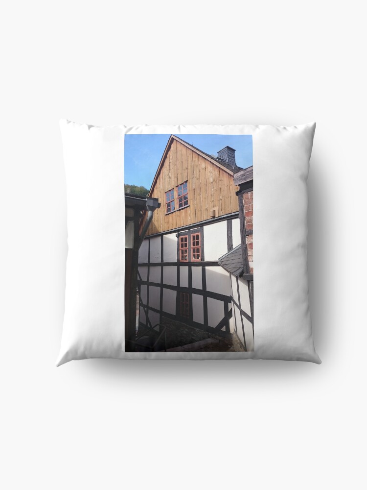 Alternative Ansicht von Fachwerkhaus in Stolberg / Harz Bodenkissen
