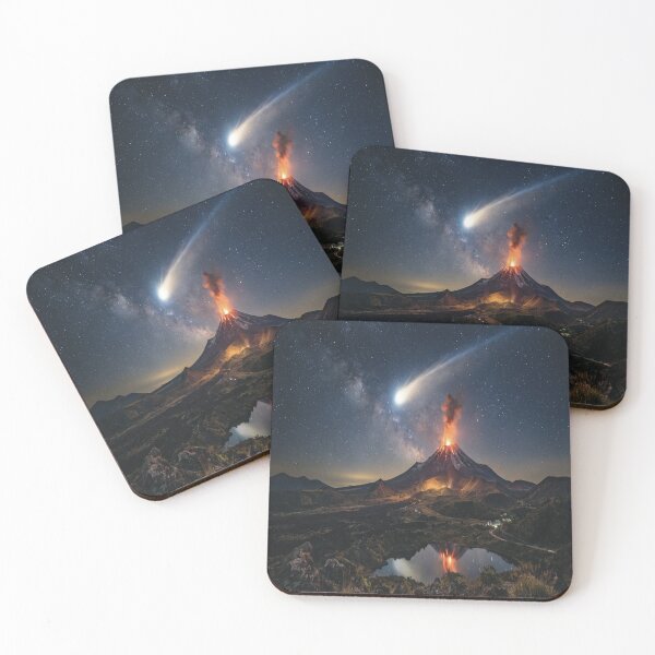Aperçu de l'œuvre Étoile au-dessus d'un volcan créée et vendue par Karen Persephone .