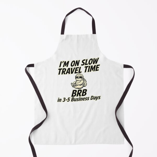 Artikelvorschau, Ich bin im Slow Travel Time-Modus. Bin in 3-5 Werktagen wieder da. Lustige Faultier-Reisecrew entworfen und verkauft von Yellowriversss.