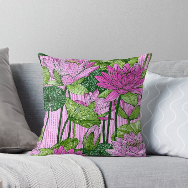 Artikelvorschau, Rosa Seerosen und Lotusteich, florales Muster im Buntstiftstil entworfen und verkauft von VectorForge.