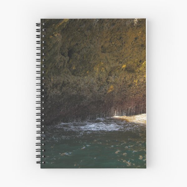 Aperçu de l'œuvre Entrée de grotte marine ensoleillée créée et vendue par eddiebarronshop.