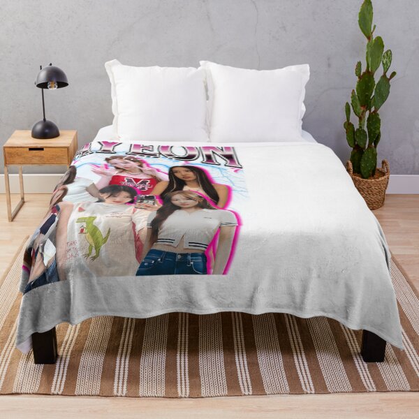 Item preview, Nayeon Singer 90S designed and sold by ferterasawa.