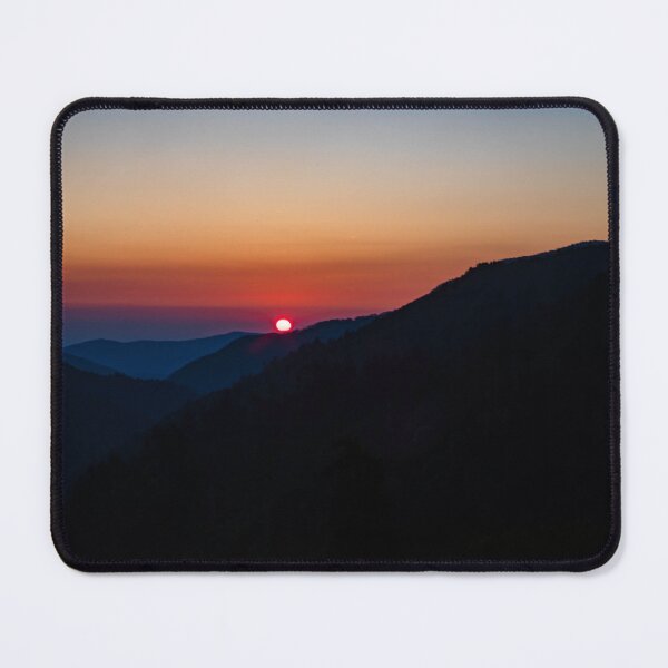 Artikelvorschau, Sonnenuntergang am Crimson Mountain entworfen und verkauft von NateNelsonPhoto.