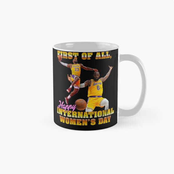 Aperçu de l'œuvre Tout d'abord, bonne journée internationale des femmes ! Mème drôle sur le basket-ball créée et vendue par cerima.