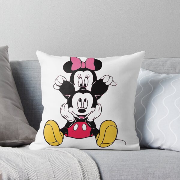 Artikelvorschau, Die lustige Minnie Maus führt Mickey Maus an den Ohren. entworfen und verkauft von Magico Paco.