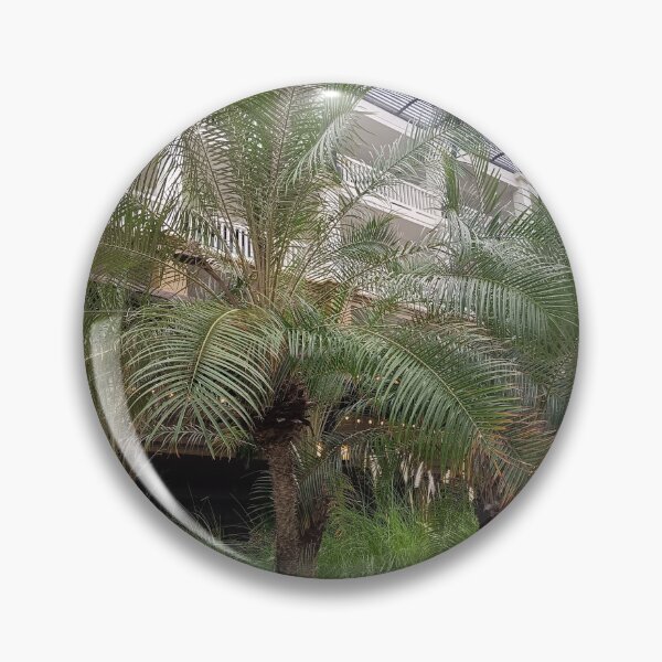 Artikelvorschau, Tropical Palm Trees in Luxury Resort Garden entworfen und verkauft von PhuongVoArt.