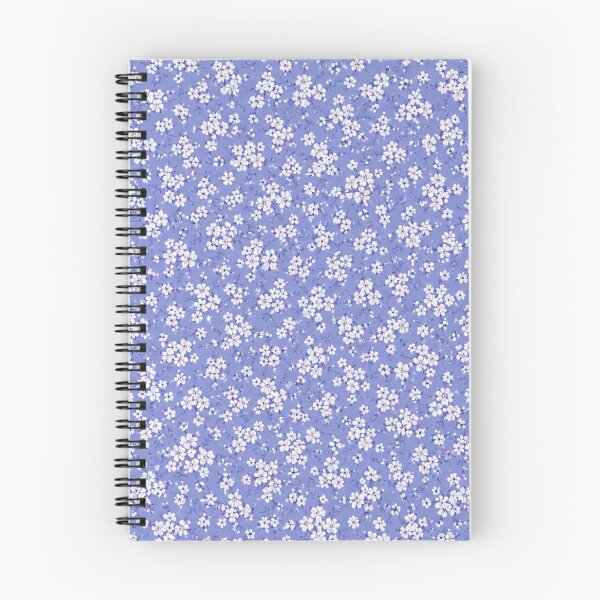 Artikelvorschau, Zartes, blaues Blumenmuster | Feiner, weißer Wildblumen-Cottagecore-Print für A-Linien-Kleid entworfen und verkauft von Atum&Art.
