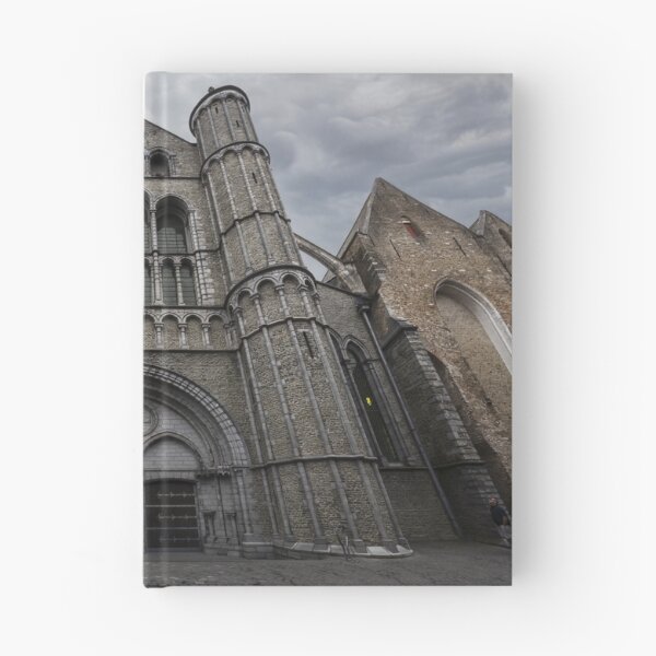 Aperçu de l'œuvre Bruges, Belgique - Vue panoramique de l'entrée d'Onze-Lieve-Vrouwekerk créée et vendue par jrtwynam.
