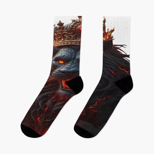 Aperçu de l'œuvre Le Roi des Flammes Éternelles , Lion Noir Royal en Feu - Roi de la Lave avec Couronne Dorée et Yeux Ardents créée et vendue par RAYBIL.